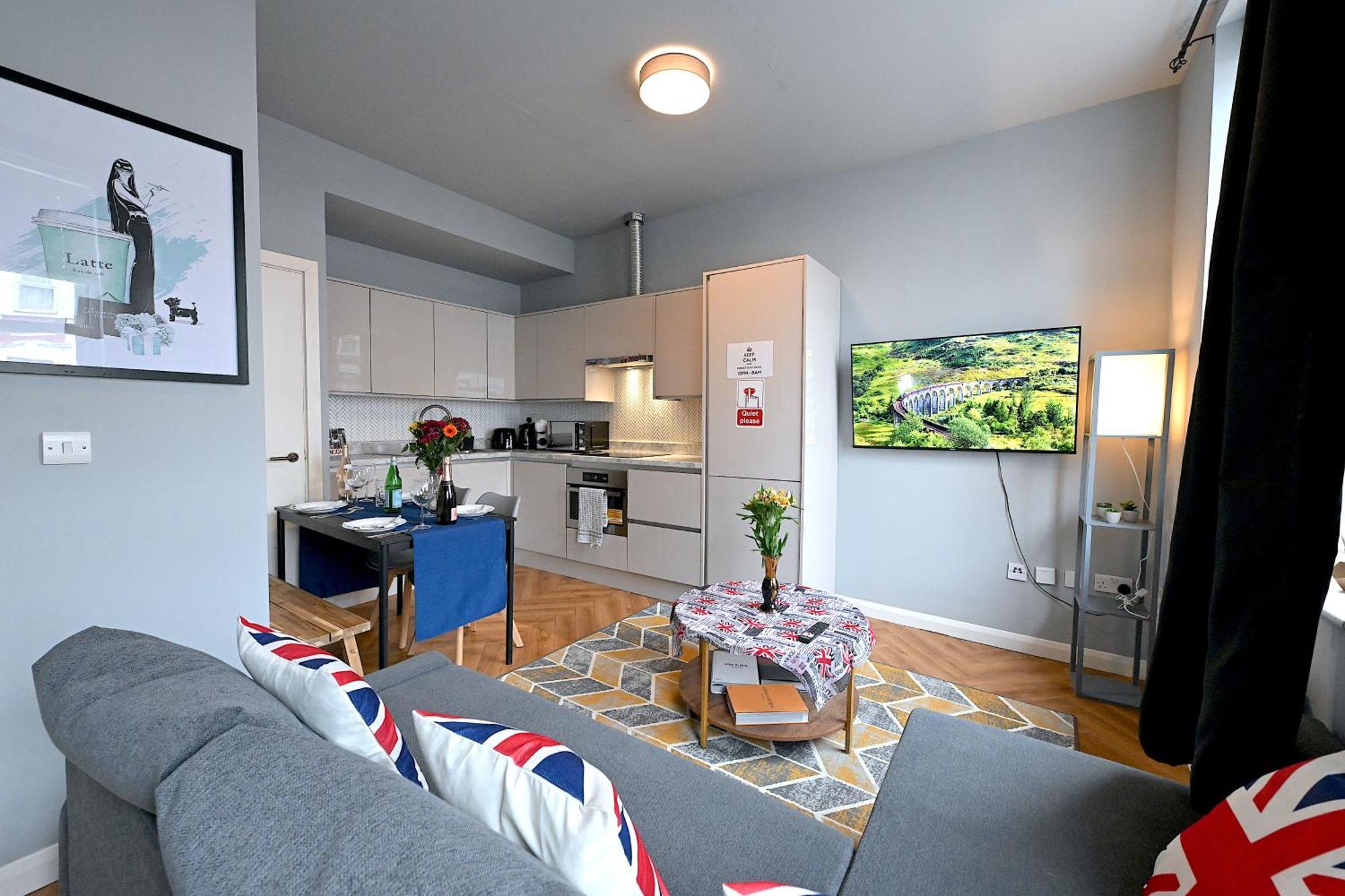 1 Bedroom Flat In Wood Green Piccadilly Line ロンドン エクステリア 写真